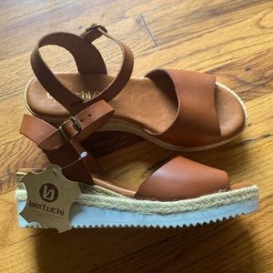 New Bertuchi leather sandals